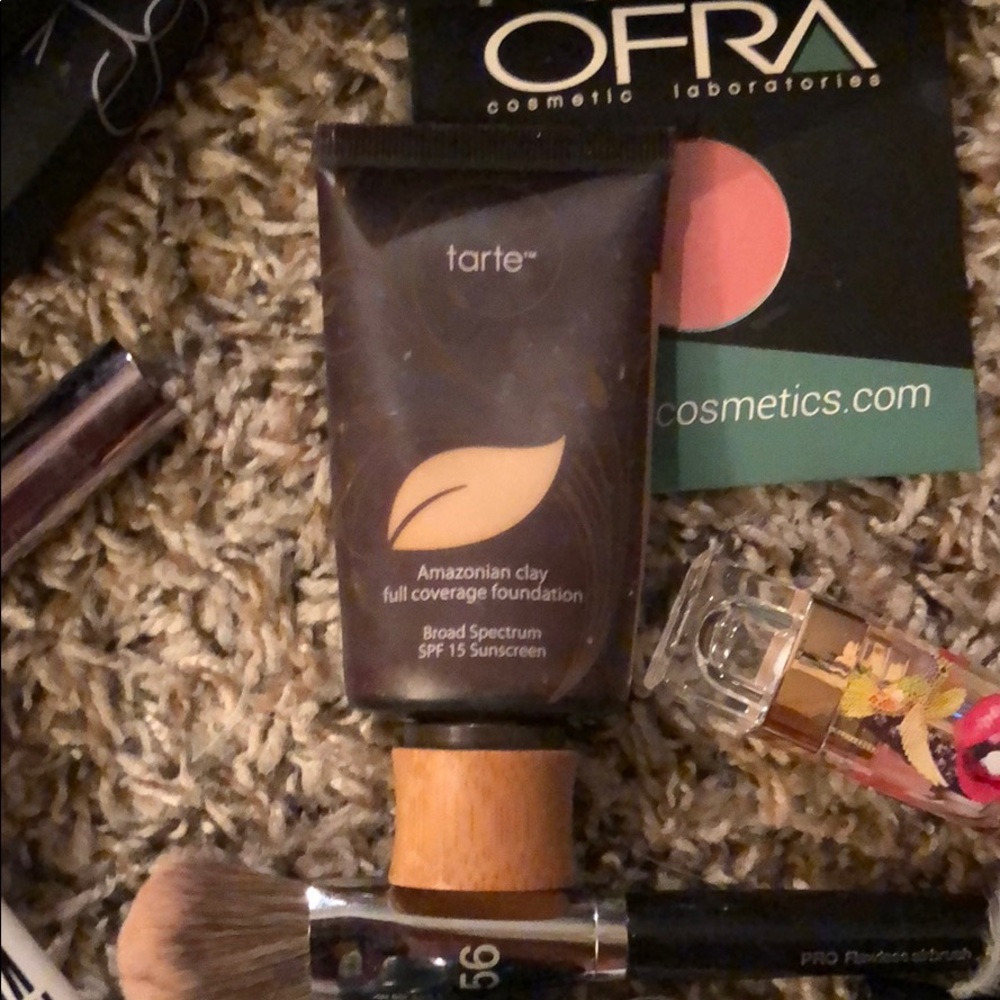 🍉Tarte Amazonian clay full coverage foundation